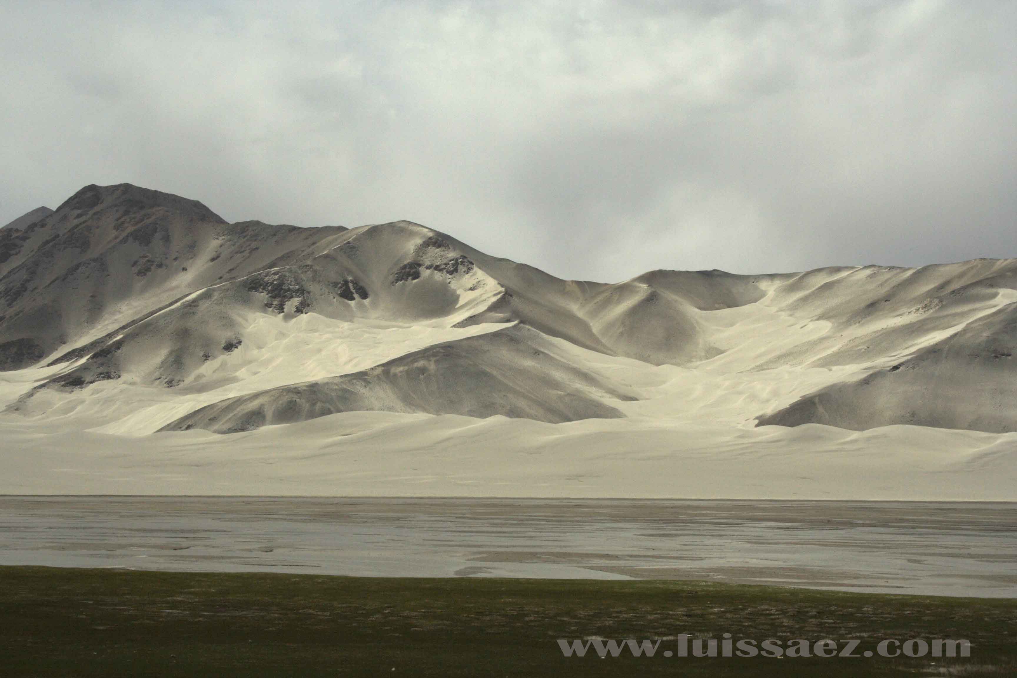 karakorum highway-2.jpg